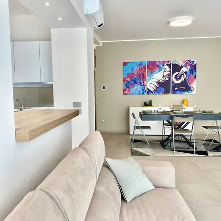 Apartment Luminoso Nel Cuore Della Citta'
